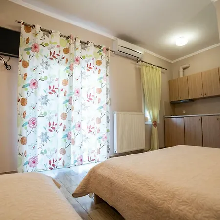 Alexandra Aparthotel *