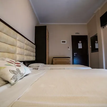 Alexandra Aparthotel *